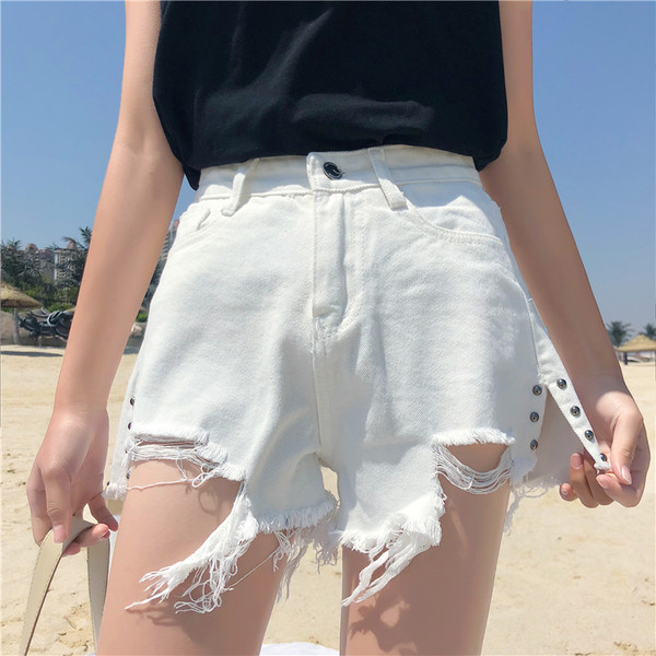 Blugi scurti de dama cu motive rupte