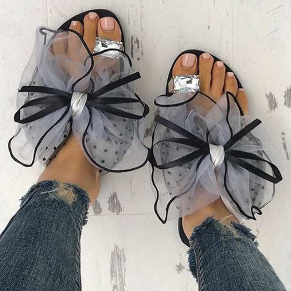 Papuci moderni de dama cu panglica de dantela si piatra decorativa in doua culori