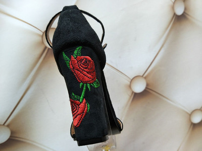 Sandale de dama elegante din piele intoarsa cu toc inalt si motive florale in doua culori