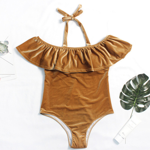 Costum de baie de damă de mărime mare cu umerii căzuți și bretele subțiri în două culori