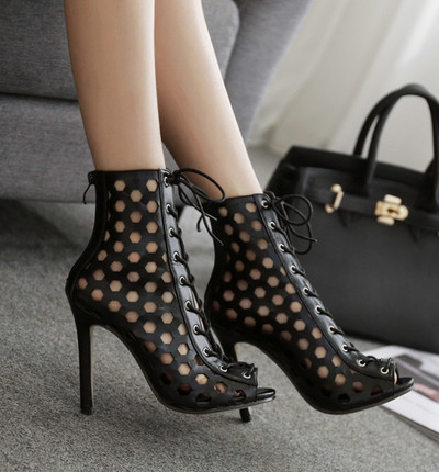 Μοντέρνα γυναικεία σανδάλια από οικολογικό δέρμα με κορδόνια και ψηλά τακούνια