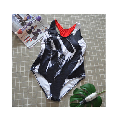 Costum de baie intreg alb-negru marime mare pentru dama