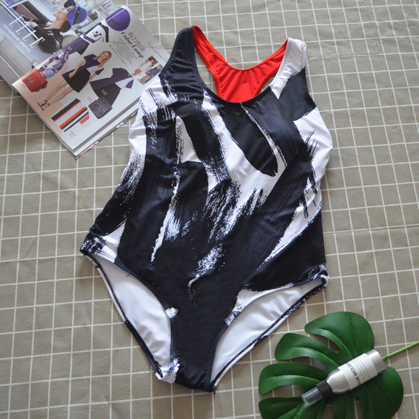 Costum de baie intreg alb-negru marime mare pentru dama