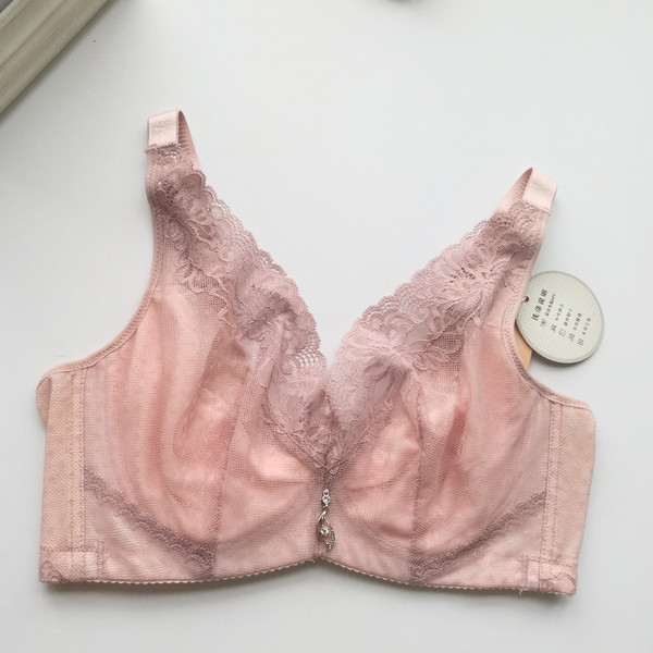 Μοντέρνο  γυναικείο σουτιέν από  δαντέλα σε διάφορα χρώματα