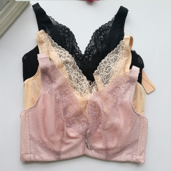 Μοντέρνο  γυναικείο σουτιέν από  δαντέλα σε διάφορα χρώματα