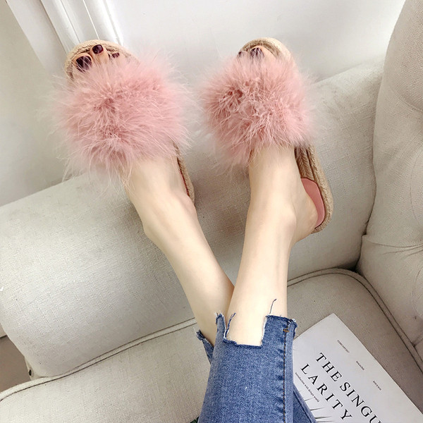 Γυναικείες παντόφλες σε τρία χρώματα