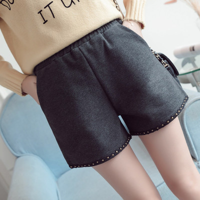 Κοντά παντελόνια για εγκύους με μεταλλική διακόσμηση σε μαύρο και γκρι χρώμα