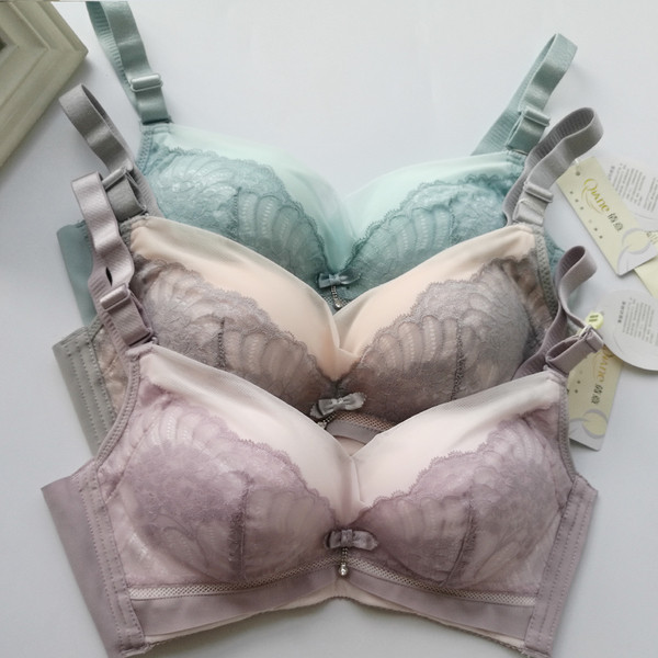 Sutien de dama cu bretele reglabile si dantela potrivit pentru utilizarea de zi cu zi