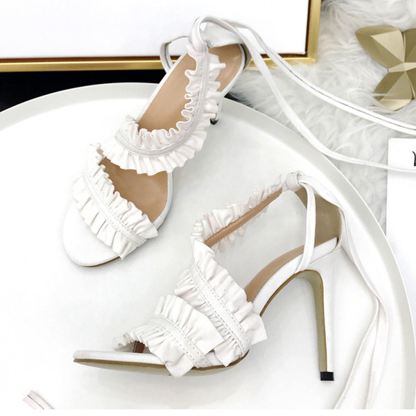 Κομψά γυναικεία σανδάλια με ιμάντες σε διάφορα χρώματα