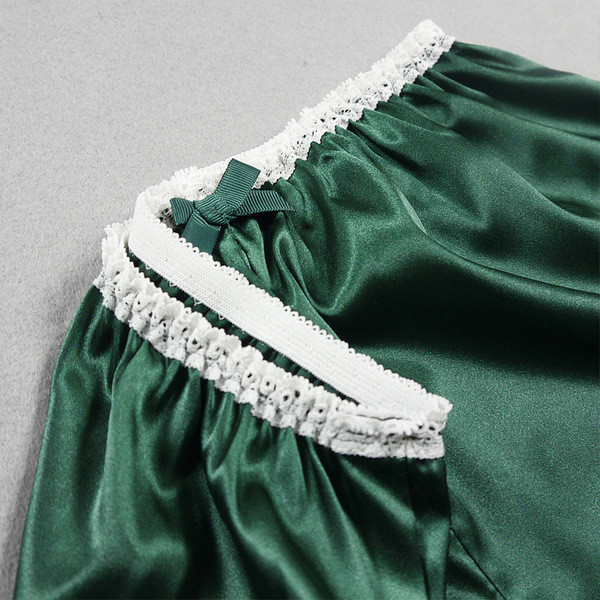 Pijamale de dama in doua parti in mai multe culori cu dantela