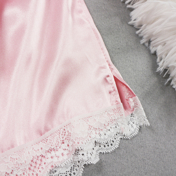 Pijamale de dama in doua parti in mai multe culori cu dantela