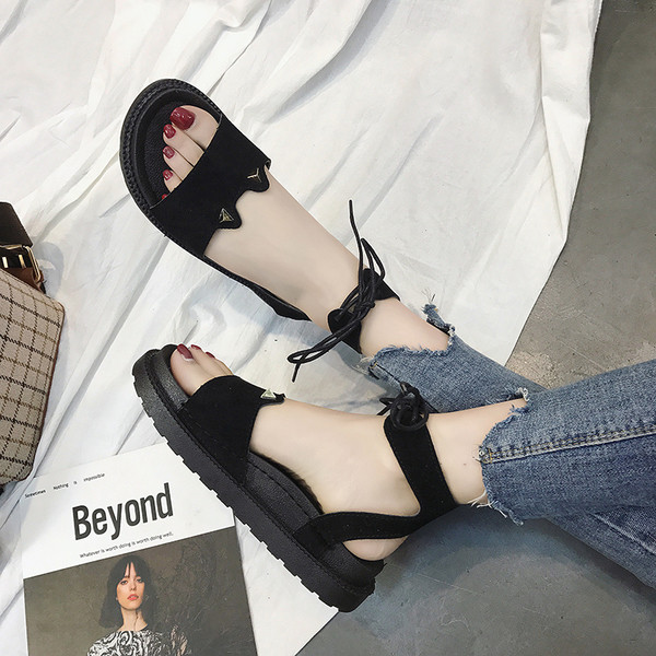 Sandale de dama moderne potrivite pentru utilizarea de zi cu zi