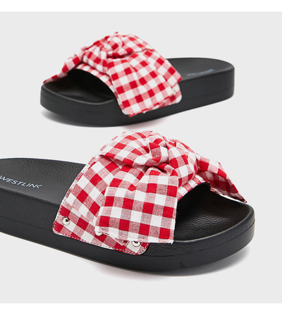 Papuci moderni de dama cu panglici in carouri