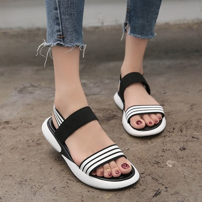 Sandale de dama moderne potrivite pentru utilizarea de zi cu zi