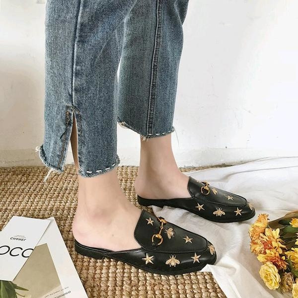 Papuci de femei eleganti, potriviti pentru utilizarea de zi cu zi