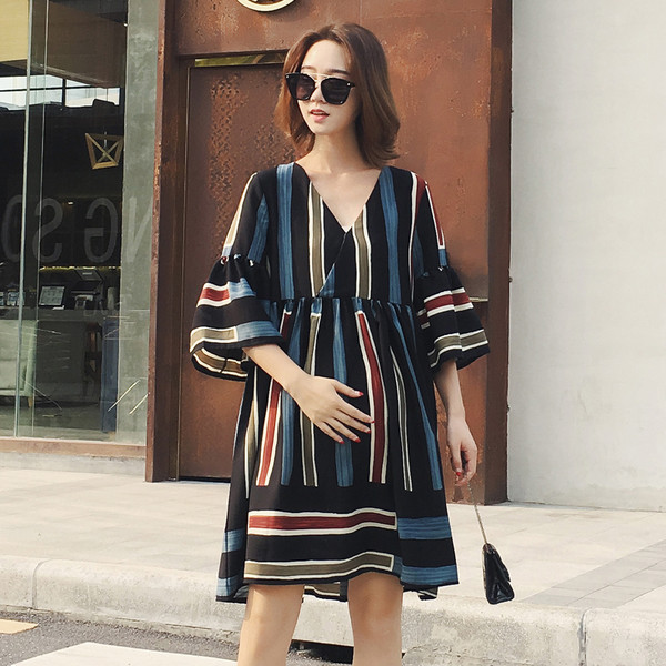 Rochie eleganta pentru gravide cu decolteu in V si maneci 3/4