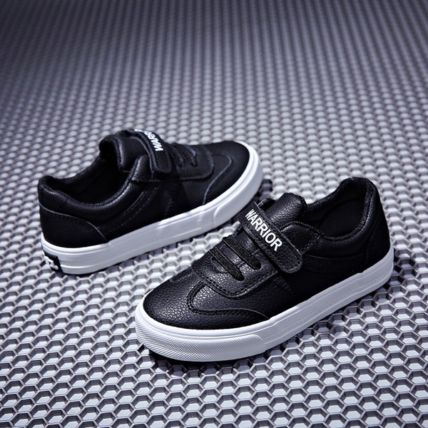 Παιδικά πάνινα παπούτσια για κορίτσια σε τρία χρώματα