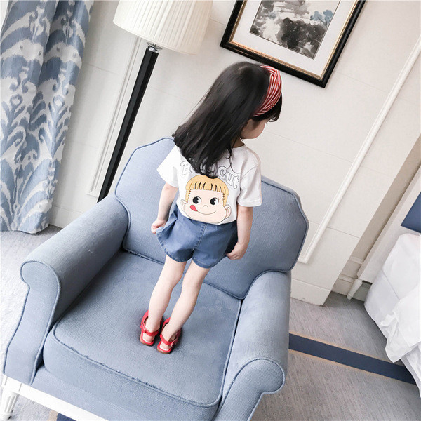 Μοντέρνα μπλούζα  για κορίτσια με εφαρμογή και επιγραφή σε τρία χρώματα