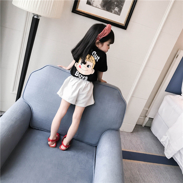 Μοντέρνα μπλούζα  για κορίτσια με εφαρμογή και επιγραφή σε τρία χρώματα