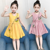 Model de croială rochie casual pentru copii cu decor 3D în două culori