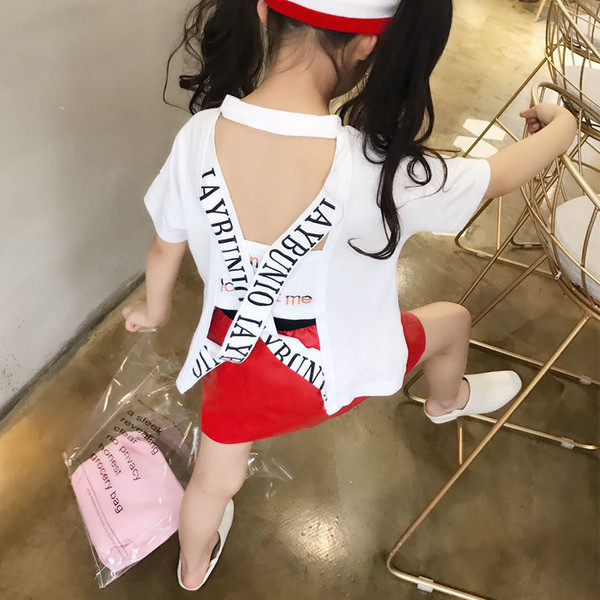 Tricou pentru copii modern cu spatele deschis și inscripții în două culori