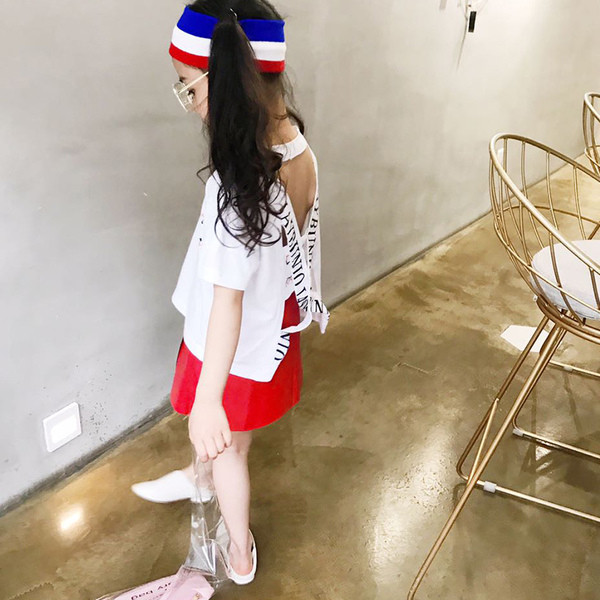 Tricou pentru copii modern cu spatele deschis și inscripții în două culori