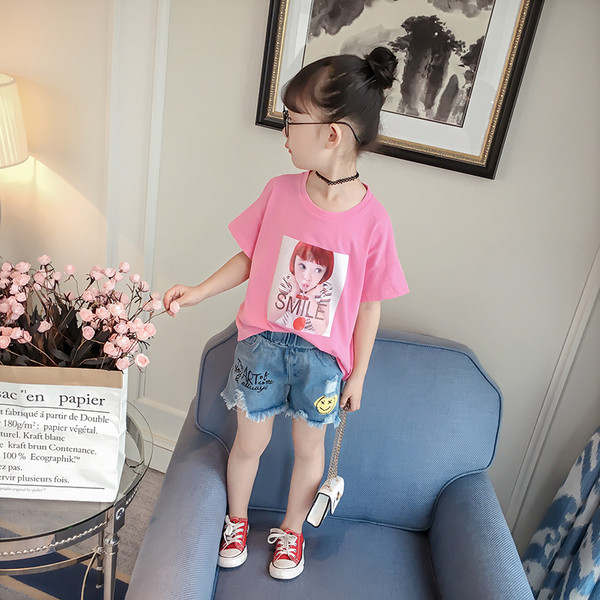 Παιδικά παντελόνια  τζιν με επιγραφή και έγχρωμες εφαρμογές