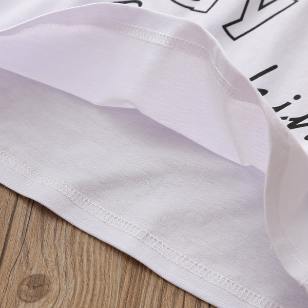 Παιδικό σετ - T-shirt με επιγραφή και εκτύπωση και σορτς σε floral μοτίβα