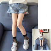 Pantaloni scurți din denim pentru copii cu motive rupte