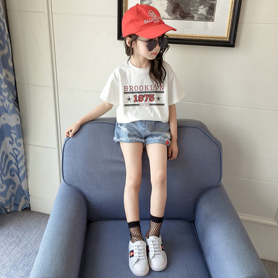 Pantaloni scurți din denim pentru copii cu motive rupte