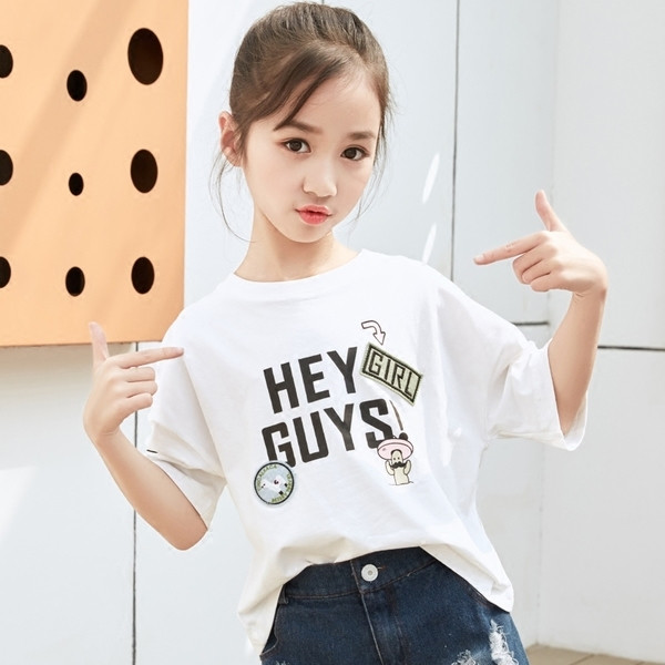 Tricou pentru copii pentru o fată în alb cu inscripție