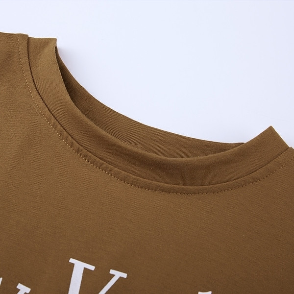 Tricou din bumbac pentru copii pentru o fată cu inscripție în alb și maro