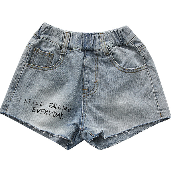 Παιδικά short τζιν με επιγραφή 