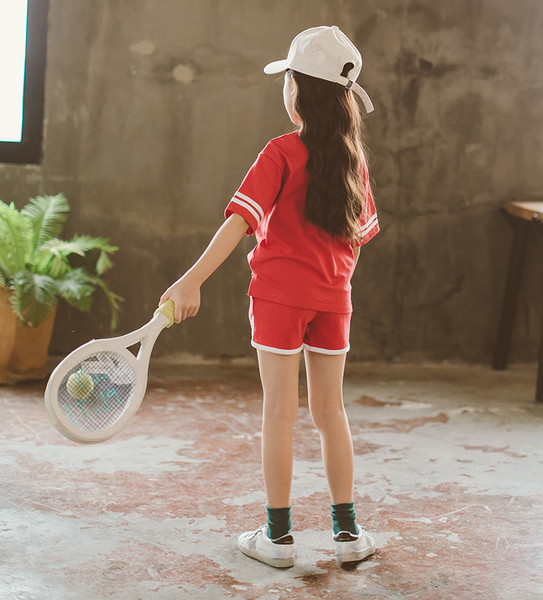 Set sport pentru fete inclusiv tricou cu maneca scurta si pantaloni scurti - doua culori