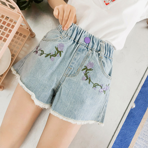 Μοντέρνα παιδικά σορτς  με ψηλή μέση και κεντήματα