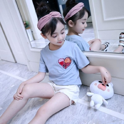 Tricou copii pentru o fata cu broderie in alb si albastru