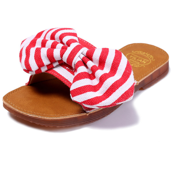 Παιδικές  παντόφλες  σε τρία χρώματα