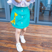 Fusta moderna pentru copii cu aplicatie colorata si nasturi in doua culori