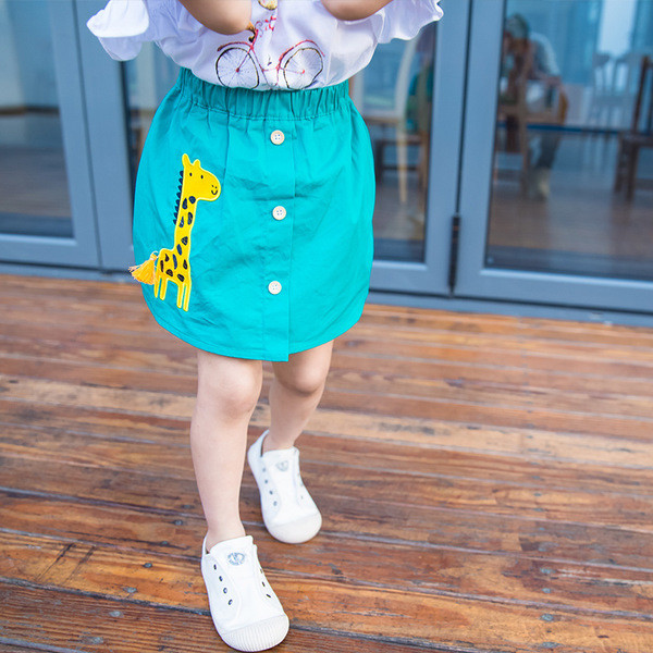 Fusta moderna pentru copii cu aplicatie colorata si nasturi in doua culori