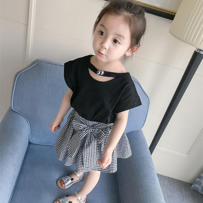 Παιδικό T-shirt για κορίτσια με διακόσμηση σε λευκό, μαύρο και ροζ χρώμα