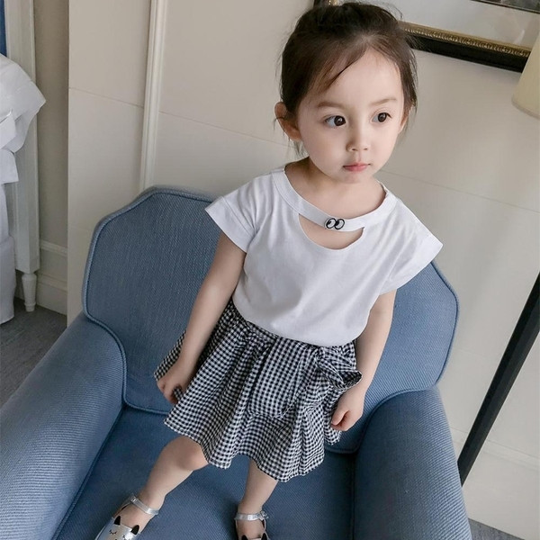 Παιδικό T-shirt για κορίτσια με διακόσμηση σε λευκό, μαύρο και ροζ χρώμα