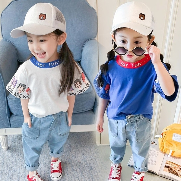 Tricou pentru copii modern pentru o fată cu aplicații și inscripție în alb și albastru