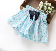 Pantaloni scurti din stofa pentru copii cu aplicatie si panglica