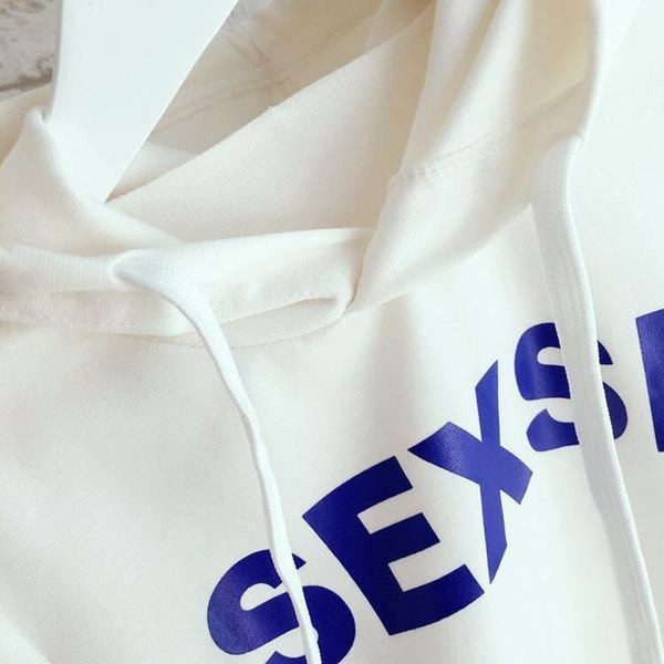 Set de vara copii pentru baieti in doua parti - tricou cu maneci scurte, gluga si inscription + pantaloni scurti cu margine - doua culori