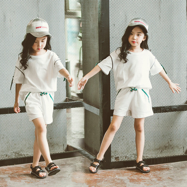 Set sport pentru fete pentru copii din două părți - tricou cu mâneci scurte și pantaloni scurți - două culori