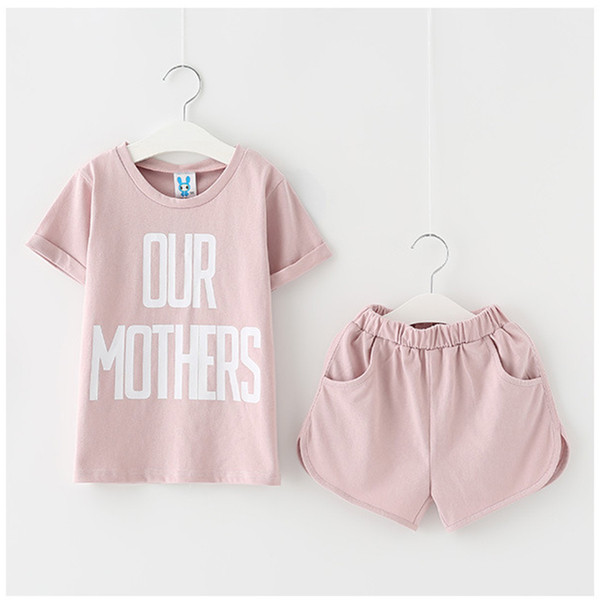 Set sport pentru fete pentru copii din două părți - tricou cu mâneci scurte și inscripție + pantaloni scurți