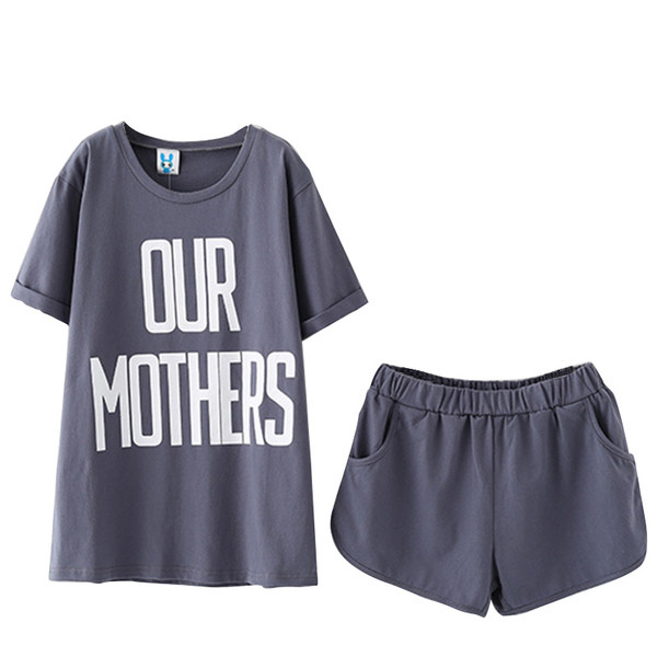 Set sport pentru fete pentru copii din două părți - tricou cu mâneci scurte și inscripție + pantaloni scurți