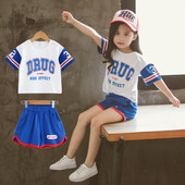 Set sport din bumbac pentru fete inclusiv - tricou cu inscriptie si maneci scurte + pantaloni scurti