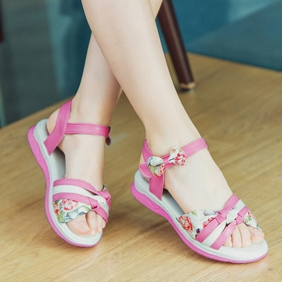 Детски сандали за момичета с флорален мотив
