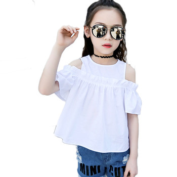 Μοντέρνα λευκή παιδική μπλούζα με ανοιχτούς ώμους